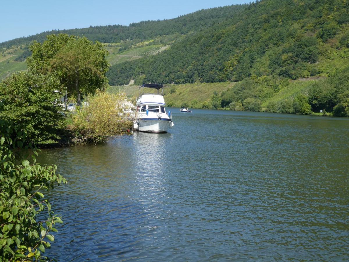 Отель Hausboot Moselrose In Poelich Polich Экстерьер фото